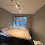 Stylish 2br With Patio And Smart Tv - 10 Min To Bryggen Διαμέρισμα *