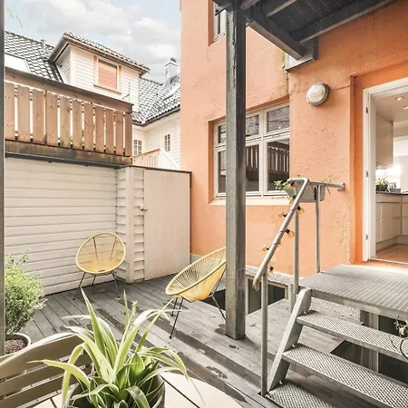Stylish 2br With Patio And Smart Tv - 10 Min To Bryggen Διαμέρισμα