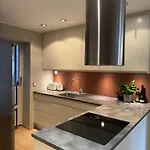 Apartamento Stylish 2br With Patio And Smart Tv - 10 Min To Bryggen