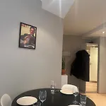 Stylish 2br With Patio And Smart Tv - 10 Min To Bryggen Apartamento