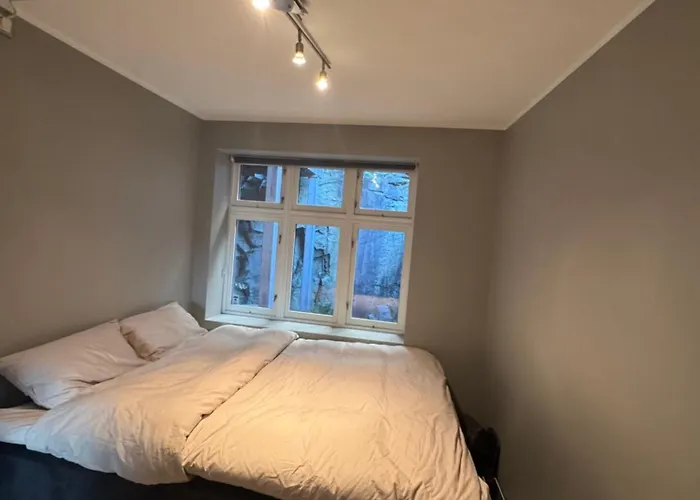 Stylish 2br With Patio And Smart Tv - 10 Min To Bryggen Apartmán *